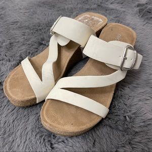 Nicole size 5.5 white soft footbed wedge sandals